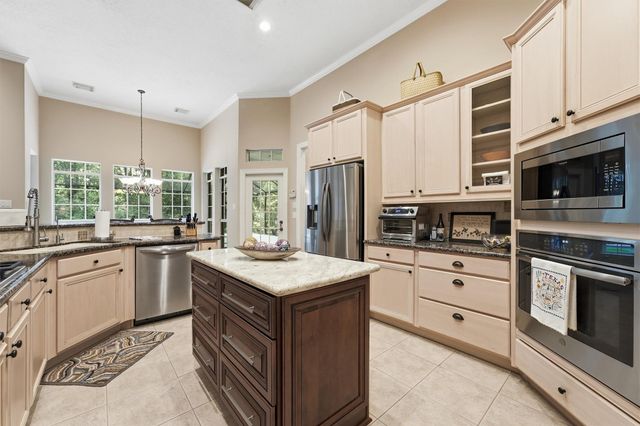 29910 Commons Superior Drive, Huffman, TX 77336