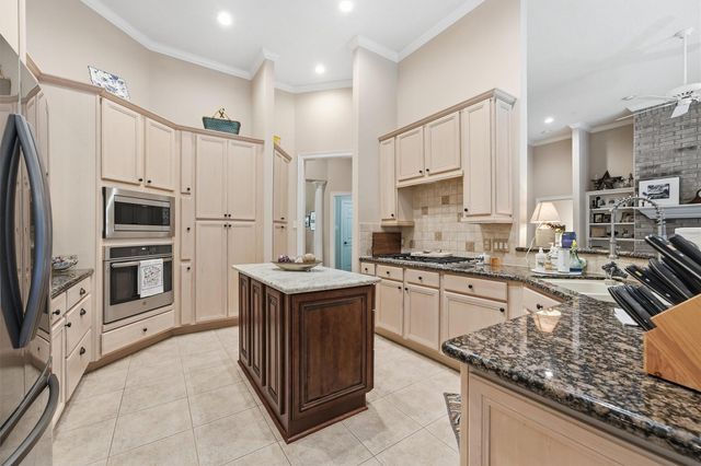 29910 Commons Superior Drive, Huffman, TX 77336