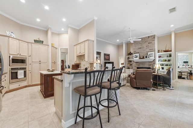 29910 Commons Superior Drive, Huffman, TX 77336