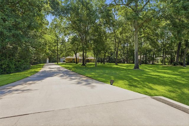 29910 Commons Superior Drive, Huffman, TX 77336