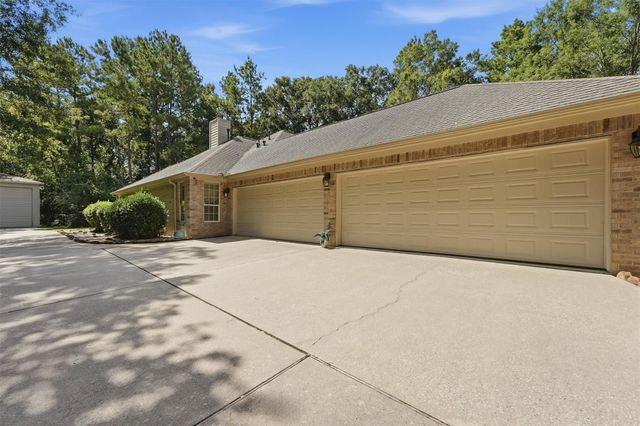 29910 Commons Superior Drive, Huffman, TX 77336