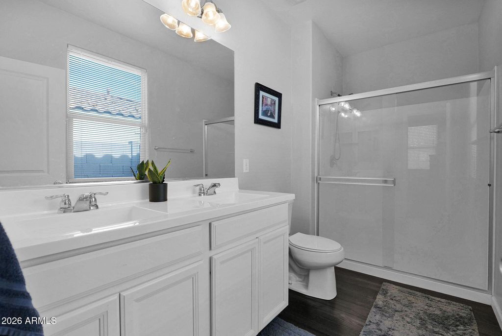 Image 16 of property listing at 1818 E GROVE Street, Phoenix, AZ 85040
