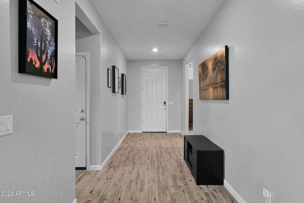 Image 18 of property listing at 1818 E GROVE Street, Phoenix, AZ 85040