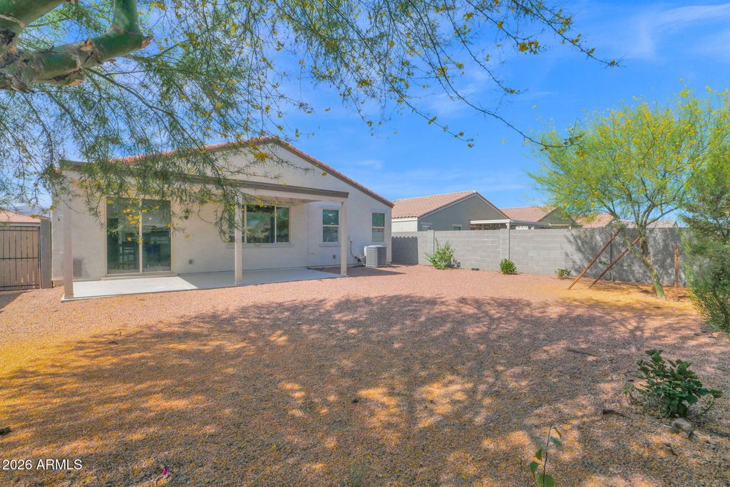Image 24 of property listing at 1818 E GROVE Street, Phoenix, AZ 85040