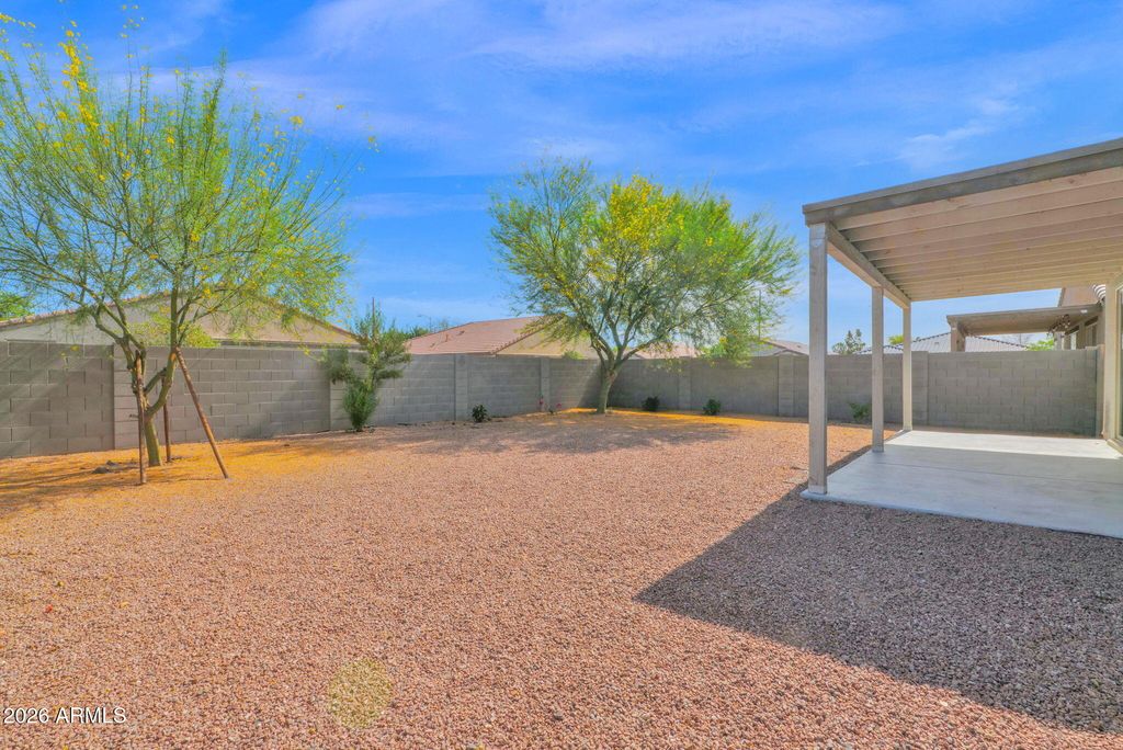 Image 25 of property listing at 1818 E GROVE Street, Phoenix, AZ 85040