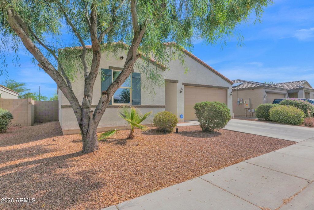 Image 27 of property listing at 1818 E GROVE Street, Phoenix, AZ 85040