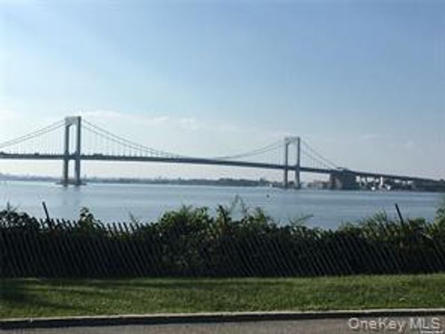 13-03 Bell Boulevard 3rd Fl, Bayside, NY 11360