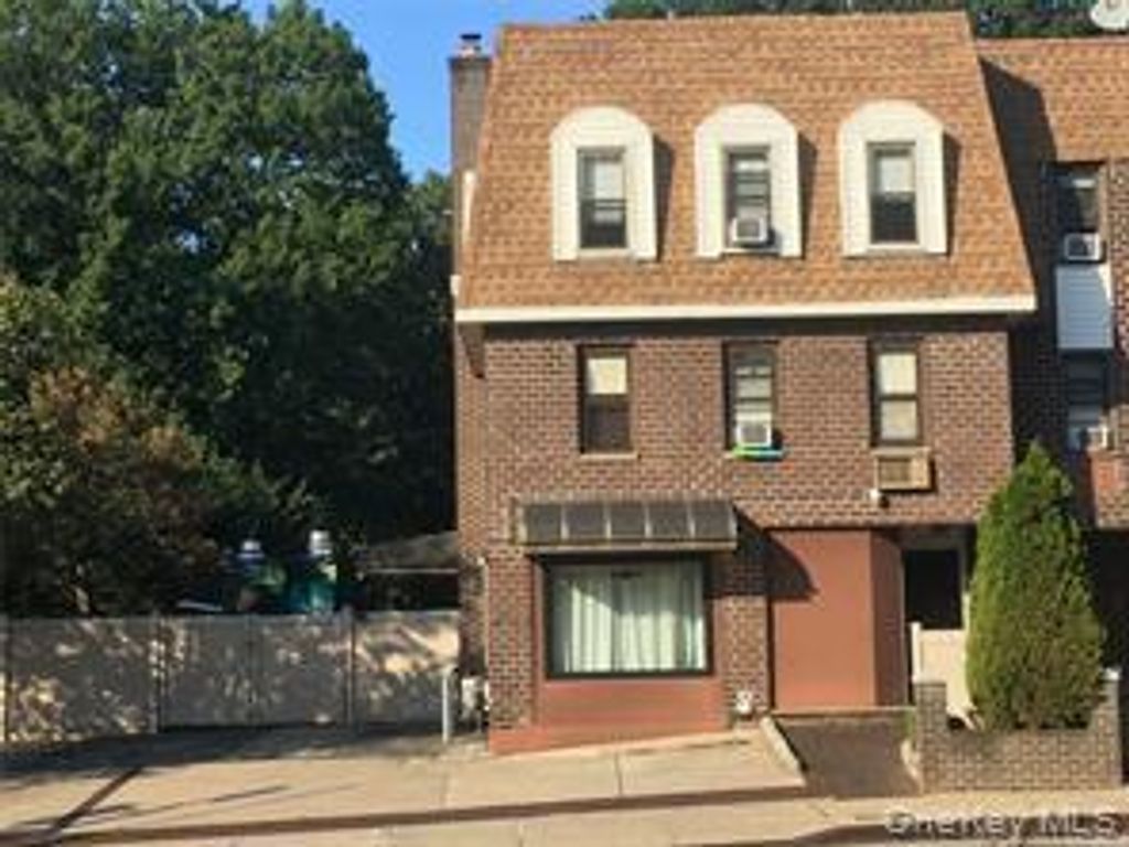 13-03 Bell Boulevard 3rd Fl, Bayside, NY 11360