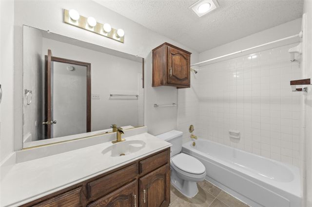 1423 Holveck Drive, Cedar Hill, TX 75104