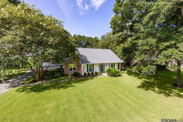 3171 Emily Dr, Port Allen, LA 70767