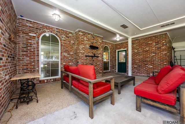 3171 Emily Dr, Port Allen, LA 70767
