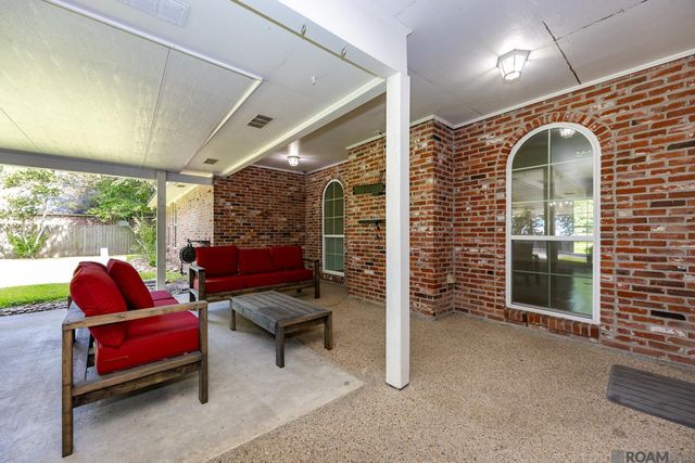 3171 Emily Dr, Port Allen, LA 70767