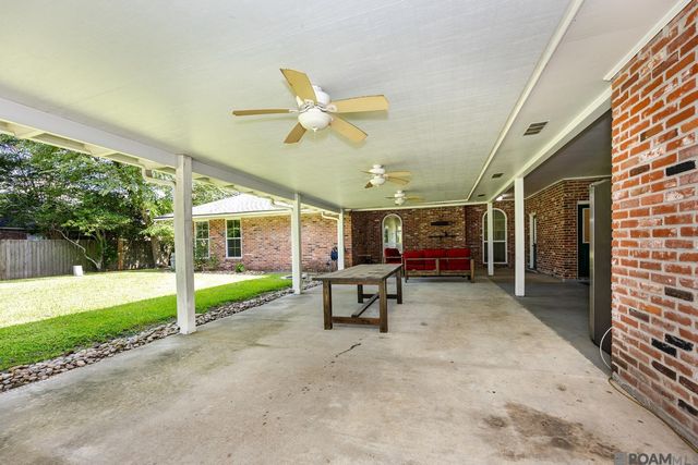 3171 Emily Dr, Port Allen, LA 70767