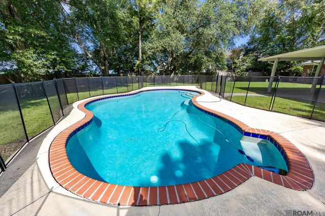 3171 Emily Dr, Port Allen, LA 70767