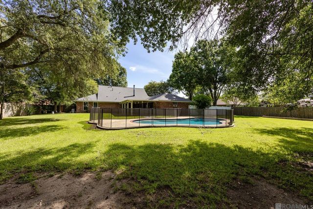 3171 Emily Dr, Port Allen, LA 70767