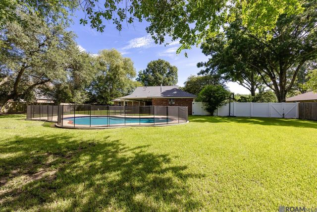 3171 Emily Dr, Port Allen, LA 70767