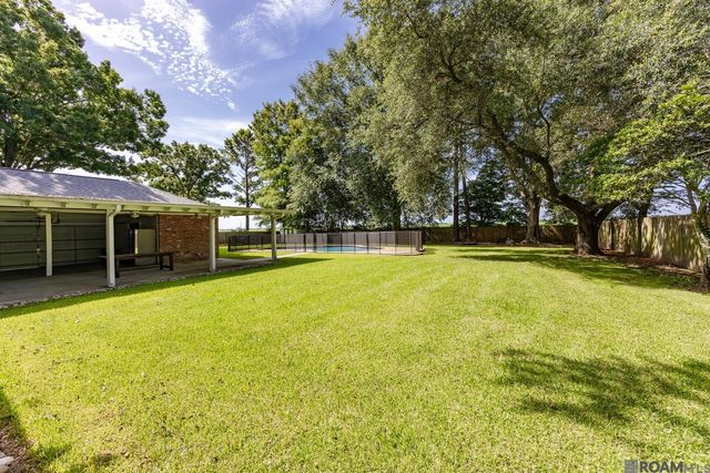 3171 Emily Dr, Port Allen, LA 70767