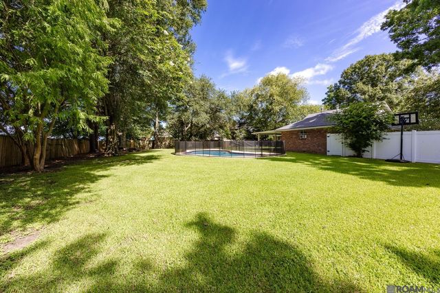3171 Emily Dr, Port Allen, LA 70767