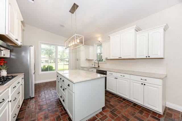 3171 Emily Dr, Port Allen, LA 70767