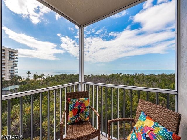 1 Bluebill AVE 709, Naples, FL 34108