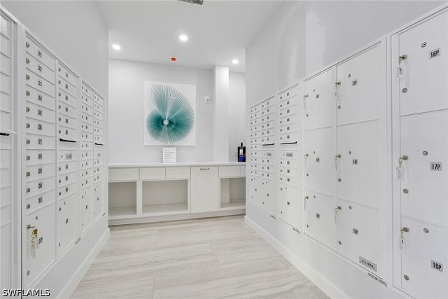 1 Bluebill AVE 709, Naples, FL 34108