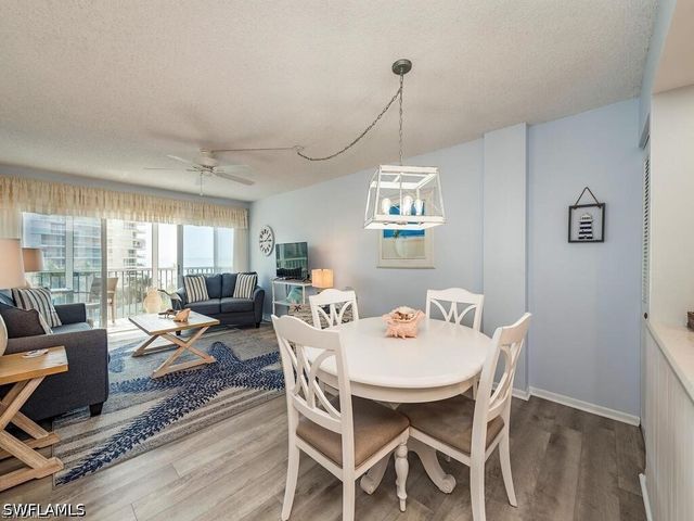 1 Bluebill AVE 709, Naples, FL 34108