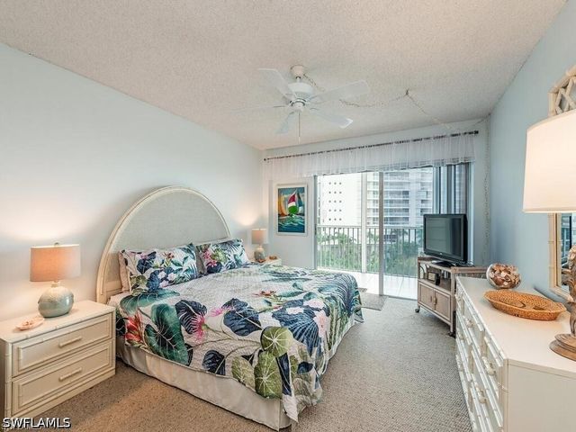 1 Bluebill AVE 709, Naples, FL 34108