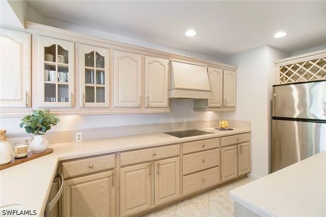 2011 Gulf Shore BLVD N 56, Naples, FL 34102