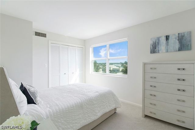 2011 Gulf Shore BLVD N 56, Naples, FL 34102