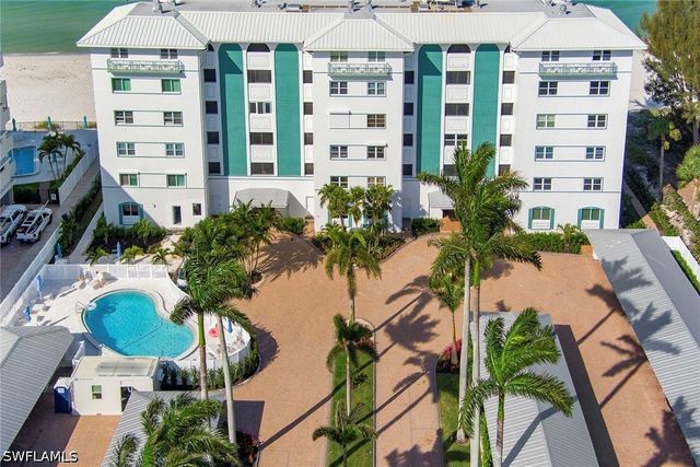 2011 Gulf Shore BLVD N 56, Naples, FL 34102