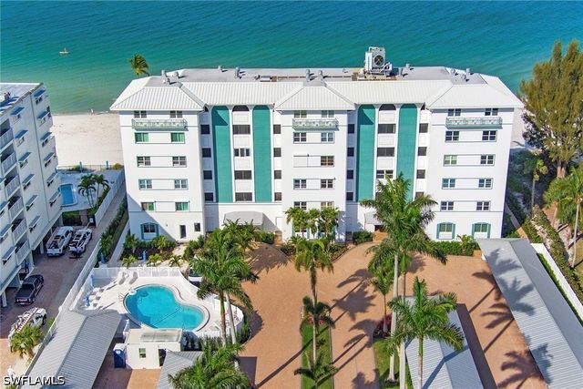 2011 Gulf Shore BLVD N 56, Naples, FL 34102
