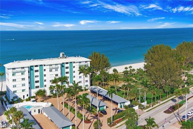 2011 Gulf Shore BLVD N 56, Naples, FL 34102