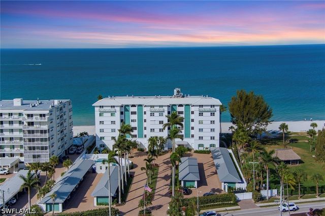 2011 Gulf Shore BLVD N 56, Naples, FL 34102