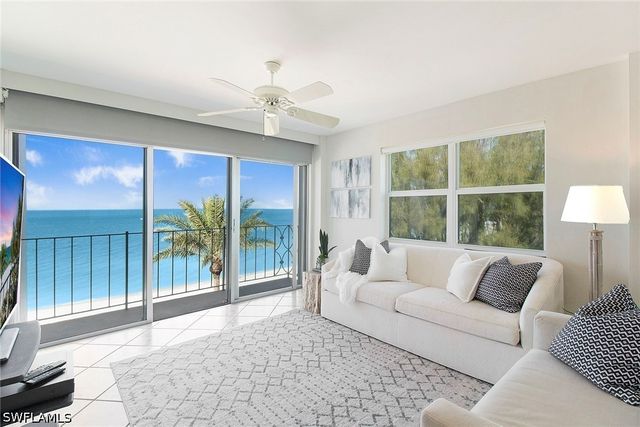 2011 Gulf Shore BLVD N 56, Naples, FL 34102