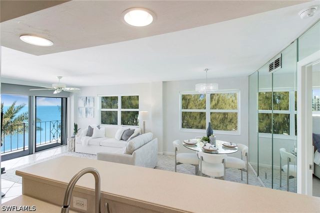 2011 Gulf Shore BLVD N 56, Naples, FL 34102