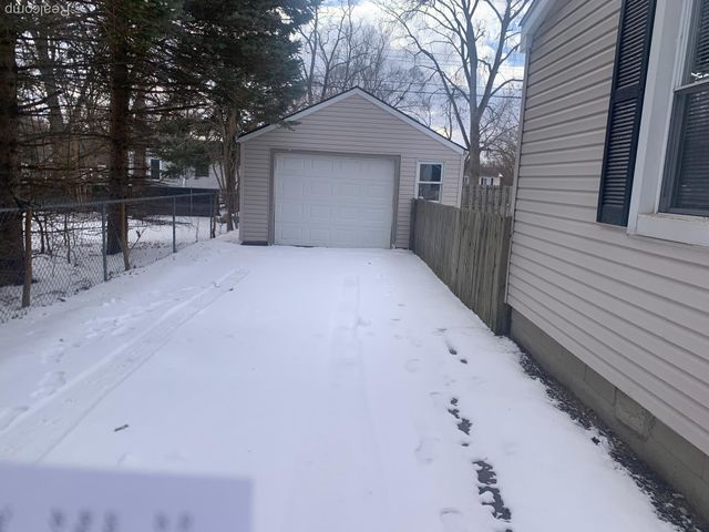 6533 Cloverton Drive, Waterford Charter Township, MI 48329