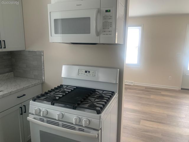 6533 Cloverton Drive, Waterford Charter Township, MI 48329