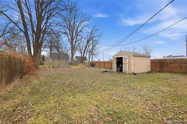 9665 River Street, Clay, MI 48001