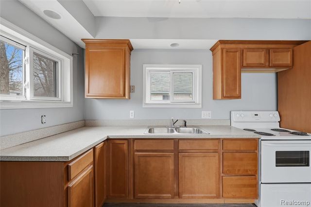 9665 River Street, Clay, MI 48001