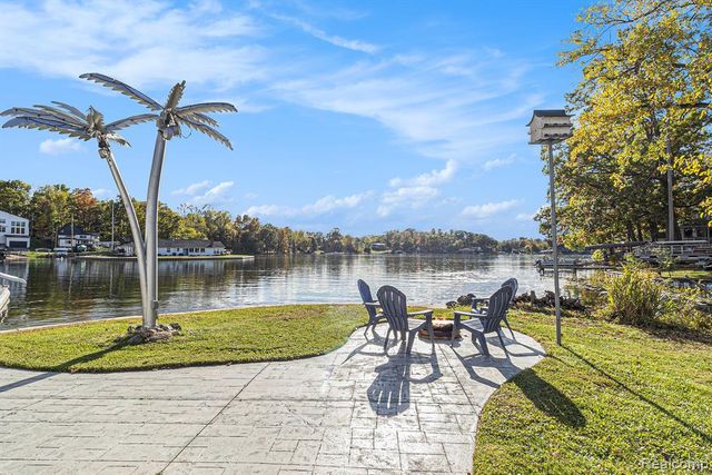 7351 Selma Drive, Fenton, MI 48430