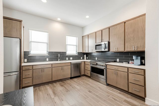 144 N CHERRY ST, San Antonio, TX 78202