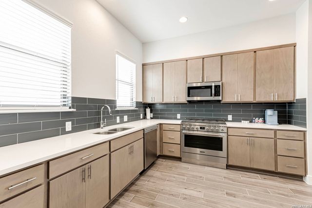 144 N CHERRY ST, San Antonio, TX 78202