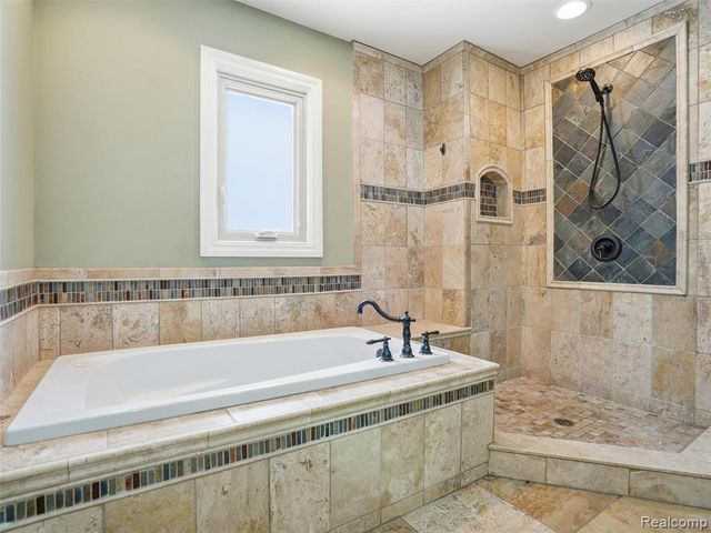 29750 Bristol Lane, Bingham Farms, MI 48025