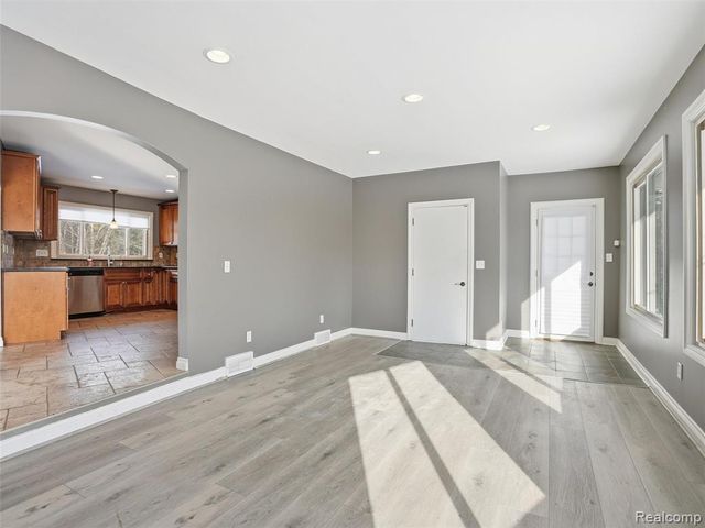 29750 Bristol Lane, Bingham Farms, MI 48025