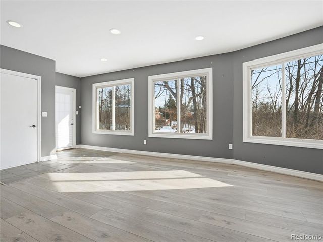 29750 Bristol Lane, Bingham Farms, MI 48025