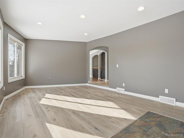 29750 Bristol Lane, Bingham Farms, MI 48025