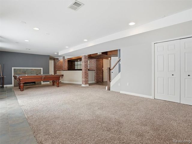 29750 Bristol Lane, Bingham Farms, MI 48025