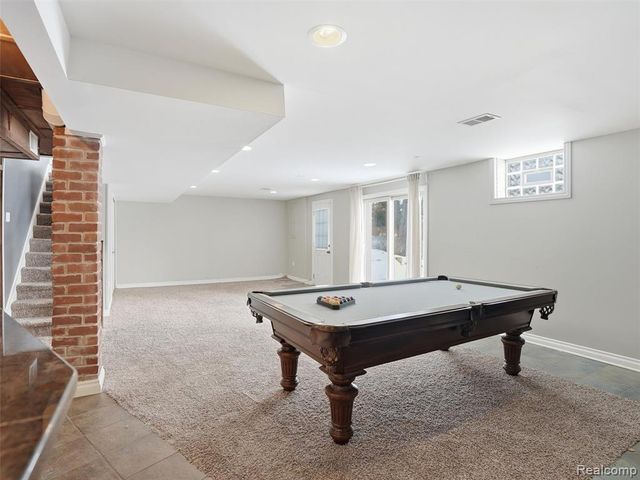 29750 Bristol Lane, Bingham Farms, MI 48025