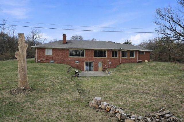 29750 Bristol Lane, Bingham Farms, MI 48025