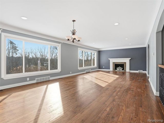 29750 Bristol Lane, Bingham Farms, MI 48025